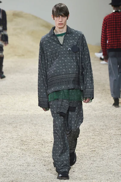 Look 18